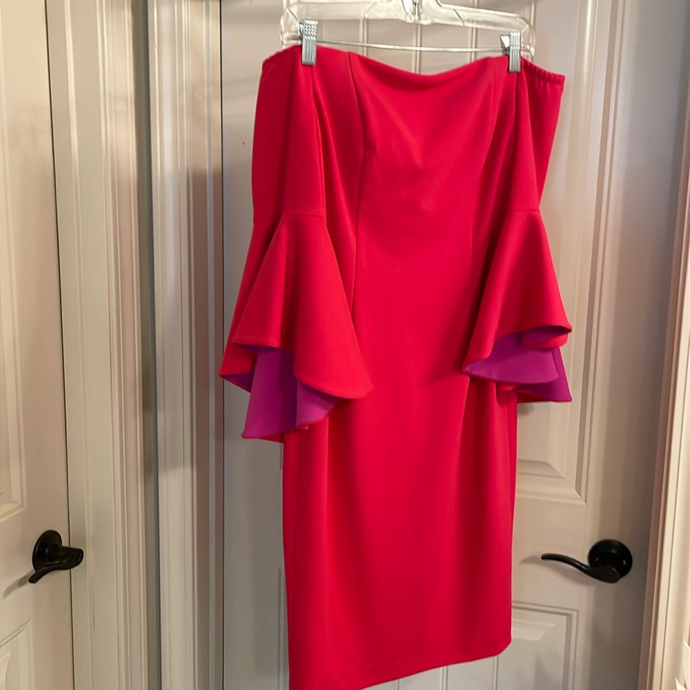 CK, gorg form fitting worn once. Fully lined. Beautiful color. Great date night.